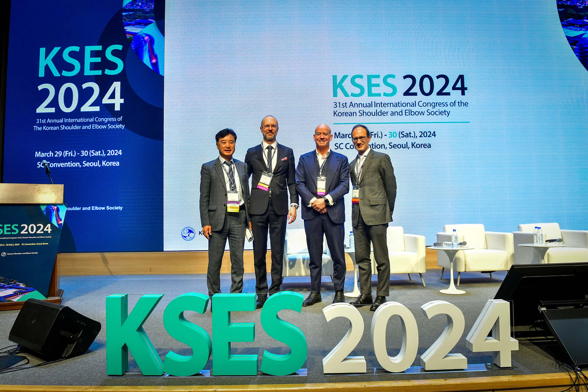 Speaking at the Korean Shoulder and Elbow Society meeting in Seoul