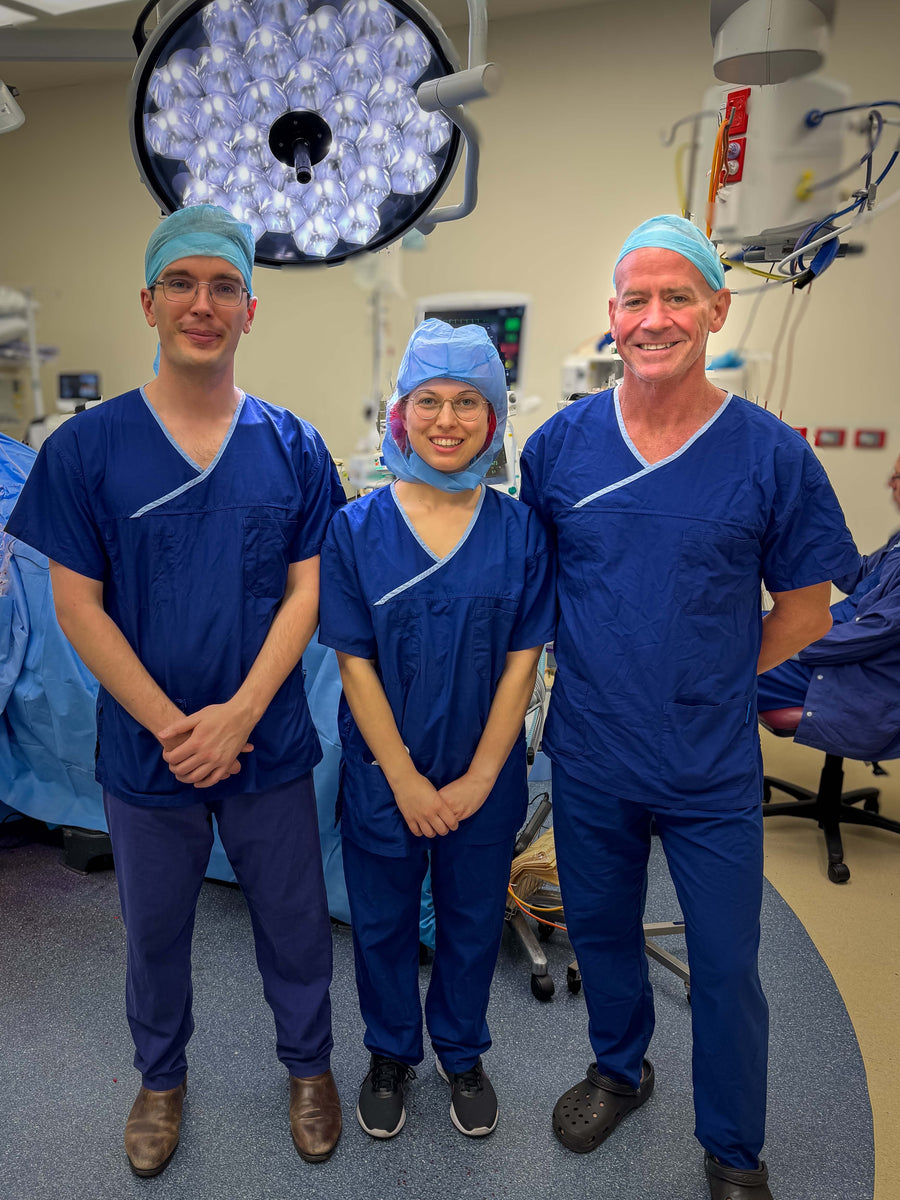 Professor Laura Ramírez-Pérez visiting the operating theatre