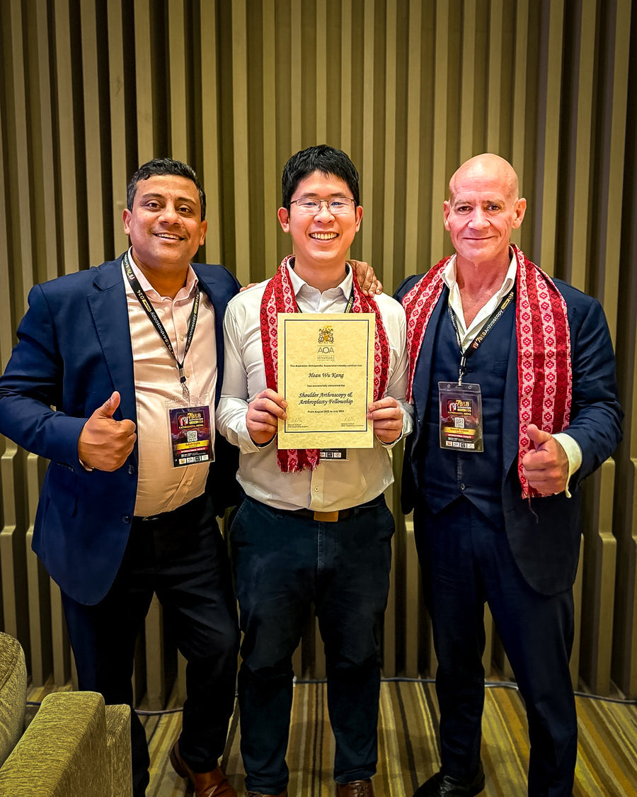 Dr Wu Kang completing his shoulder fellowship